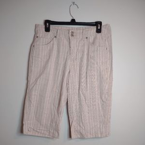 Bandolinoblu Women's Tan/Plaid Capri Shorts 5 pockets Size 10 green/orange